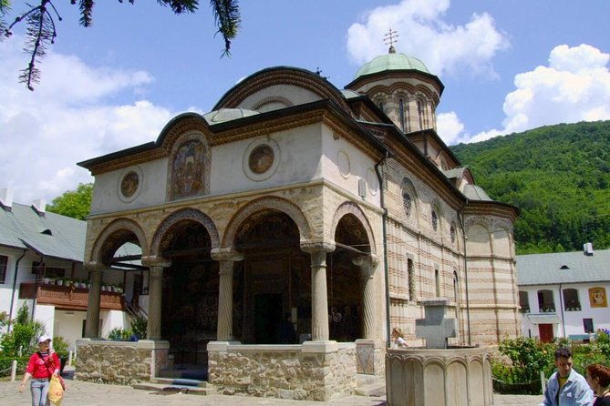 2-days-private-tour-the-romanian-caves-from-bucharest