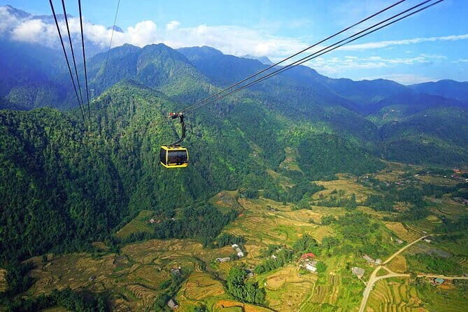 2-Days Sapa Tour with Fansipan Cable Car Trekking Three Village - Staying in a Traditional Bungalow