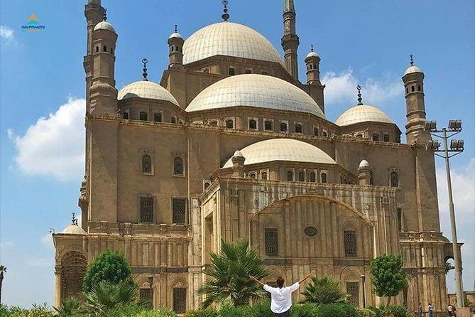 2 Days to Giza and Cairo from Alexandria in Egypt - Day 1: Discovering the Pyramids and Memphis
