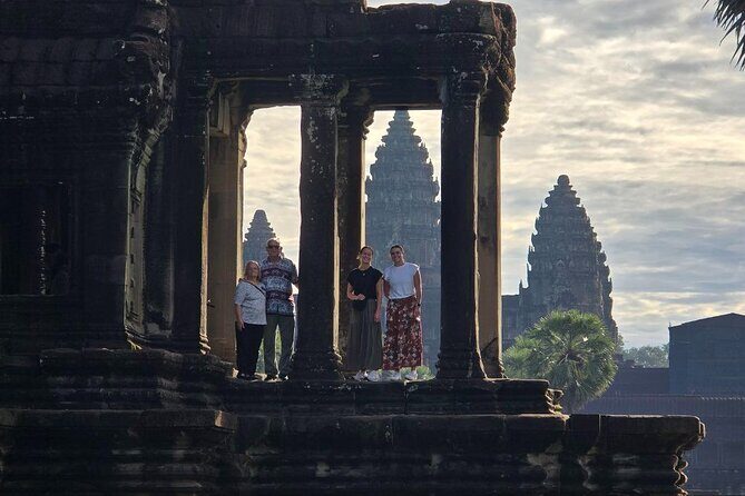 2 Days Tour in Siem Reap including Lunch, Dinner & Apsara Show - Key Points