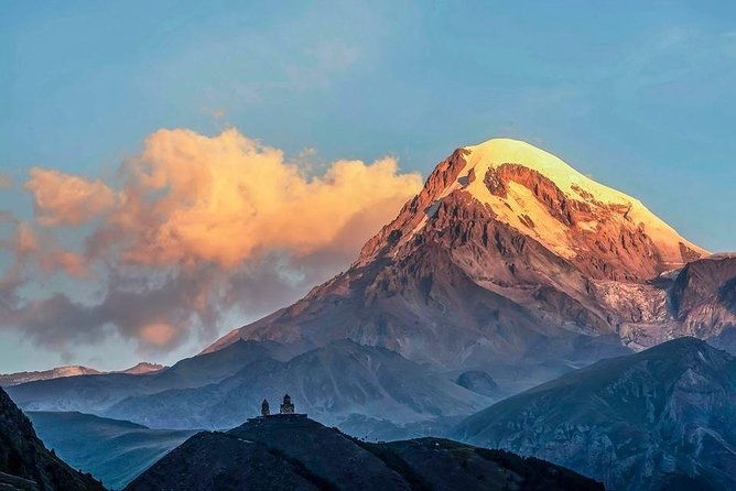 2-days-trip-to-kazbegi-overnight-in-juta-stepantsminda-gudauri