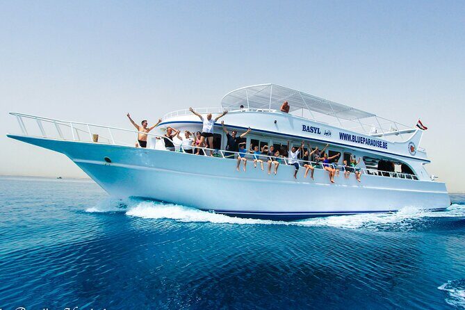 2-Dive adventure-Safe & Top-rated boat for Certified Divers - Key Points