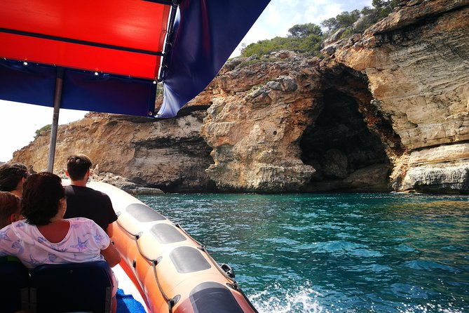 2-hour-boat-tour-from-cala-figuera-to-calo-del-moro-and-salmonia
