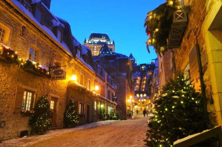 2-hour-christmas-magic-tour-in-old-quebec