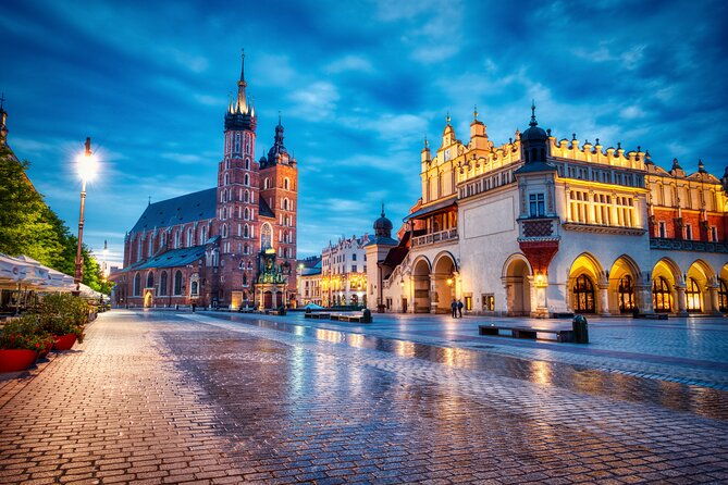 2-hour-city-walking-tour-in-creepy-krakow