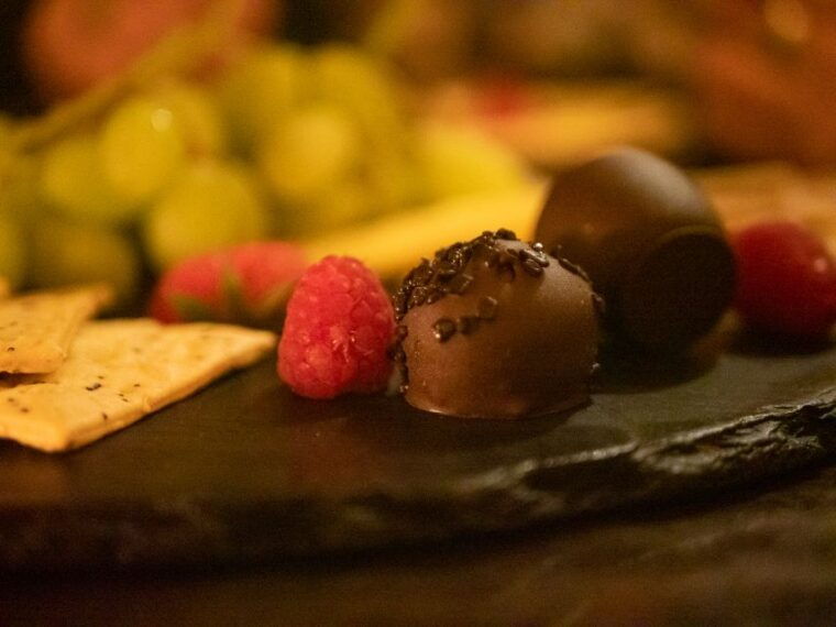 2-hour-deluxe-whiskey-food-tasting