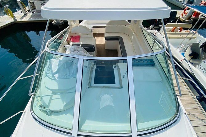 2-Hour Dubai Marina Mini Yacht Cruise - What Makes This Mini-Yacht Cruise Stand Out