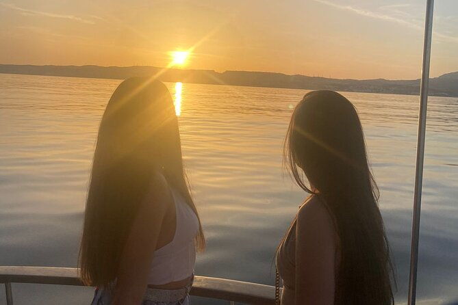2-hour-excursion-in-search-of-dolphins-drinks-and-snacks
