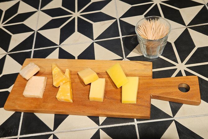 2-hour-food-tasting-tour-in-amsterdam-group-tour