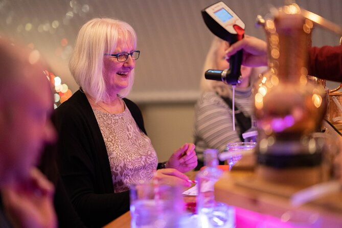 2-hour-gin-school-experience-in-aberdeen-4