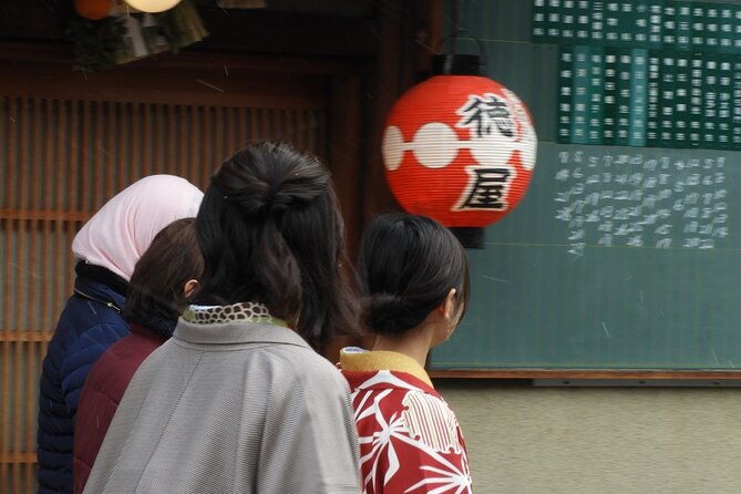 2-hour-guided-gion-tour-explore-kyotos-historic-geisha-district
