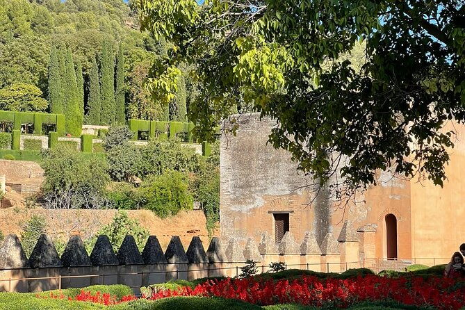 2-hour-guided-tour-of-alhambra-gardens-and-alcazaba-in-granada
