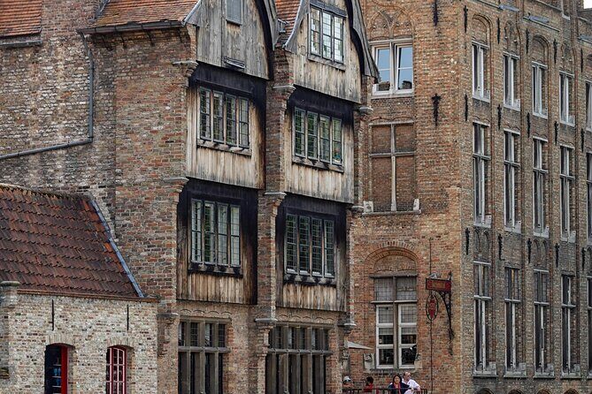 2-Hour Historical Walking Tour in Bruges with Praline Included - Why You Should Book This Tour