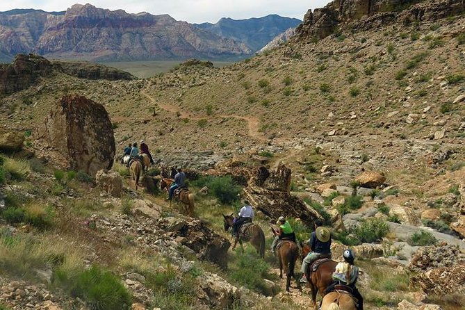 2-hour-horseback-riding-through-red-rock-canyon