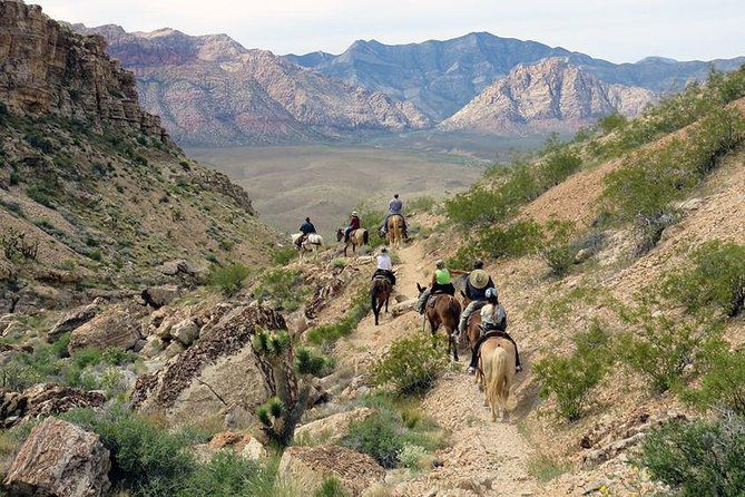 2-hour-horseback-riding-through-red-rock-canyon