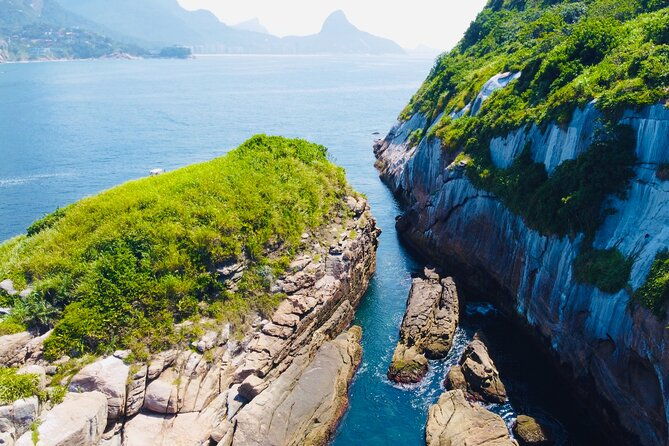 2-hour-jet-ski-ride-and-tow-snorkeling-in-tijuca-islands