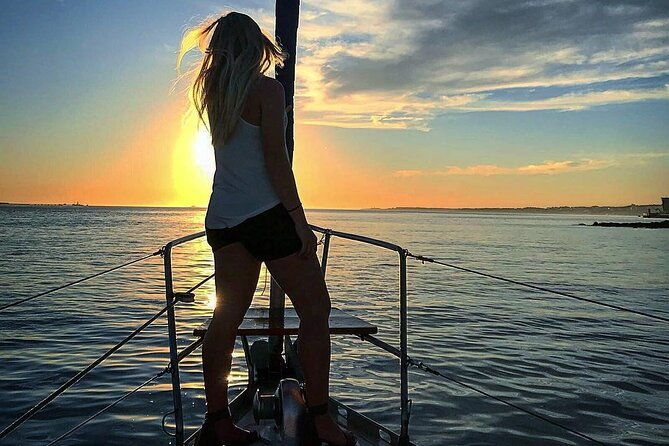 2-hour-lisbon-sunset-and-wine-sailing-tour