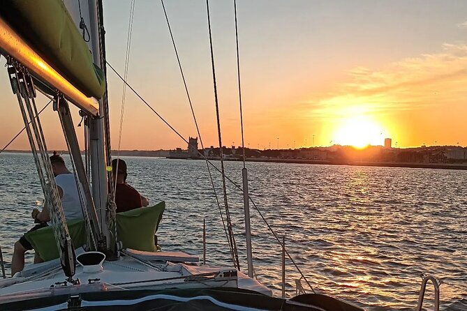 2-hour-lisbon-sunset-sailing-tour