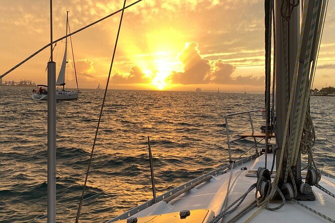 2-hour-lisbon-sunset-sailing-tour