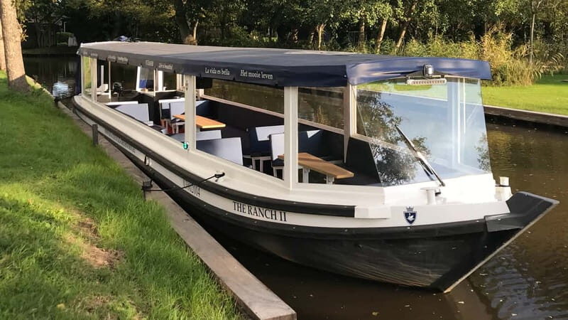2 hour Luxury Private Closed Boat Tour with Local Guide - Why This Tour Offers Something Special