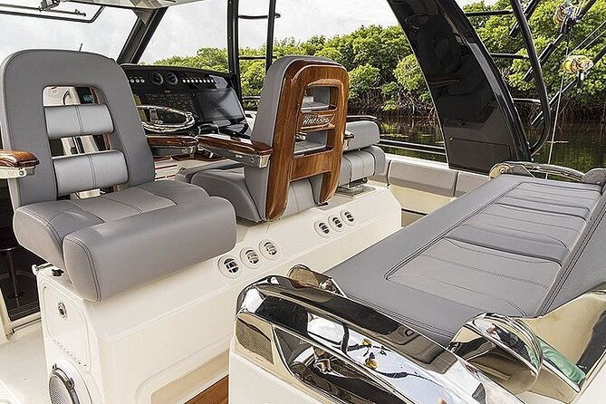 2-hour-maalaea-luxury-powerboat-sunset-cruise-for-up-to-6-guests
