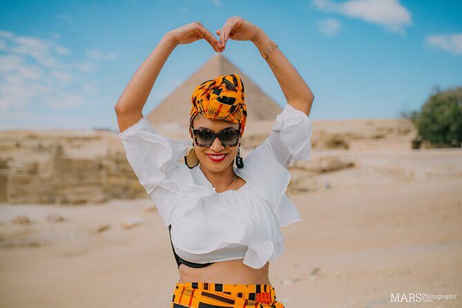 2 Hour Photoshoot at Pyramids of Giza with Instgram Style - The Experience at a Glance