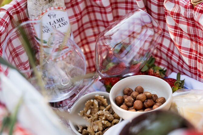 2-hour-picnic-among-the-olive-trees-with-typical-abruzzese-products-2