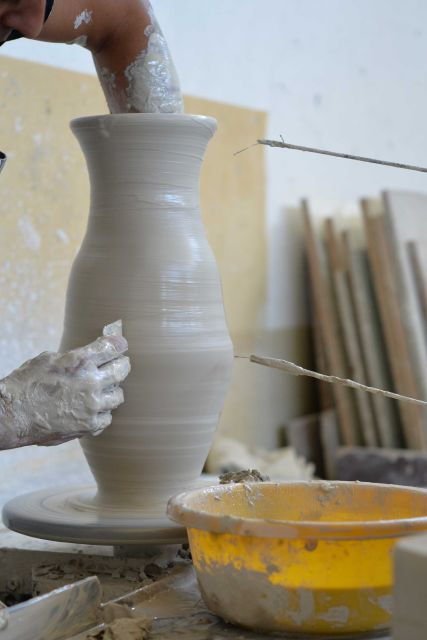 2-hour-pottery-making-workshop-in-ragusa-2