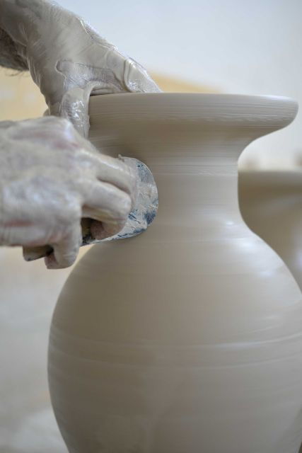 2-hour-pottery-making-workshop-in-ragusa-2