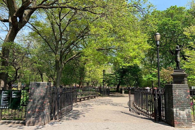 2-hour-private-east-village-tv-and-movie-sites-walking-tour