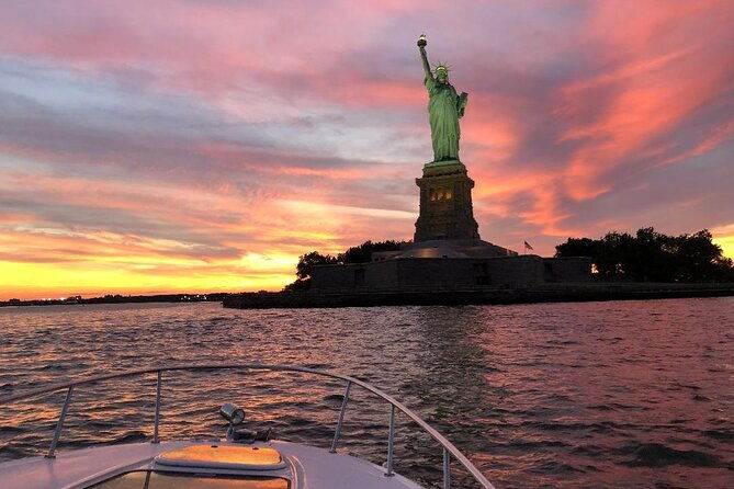 2-hour-private-luxury-boat-tour-in-new-york-city