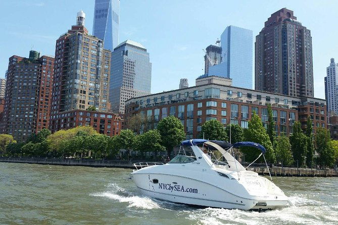2-hour-private-luxury-boat-tour-in-new-york-city
