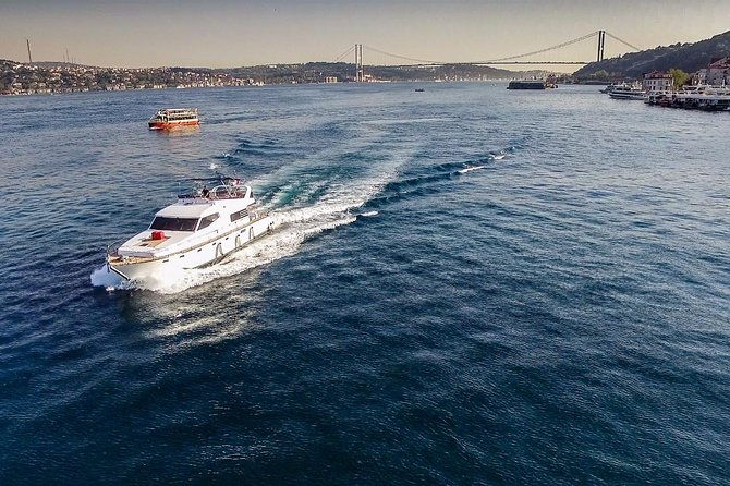 2-hour-private-luxury-yacht-cruise-on-bosphorus-with-transfers