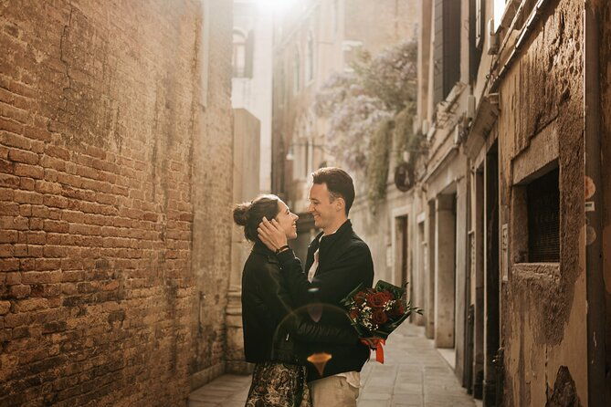 2-hour-private-photo-shoot-in-venice-with-gondola-ride