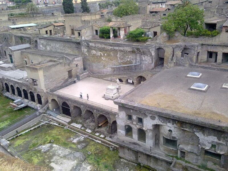 2-hour-private-tour-of-the-ruins-of-herculaneum-2