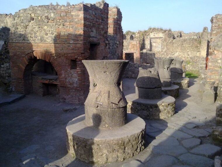 2-hour-private-walking-tour-of-pompeii