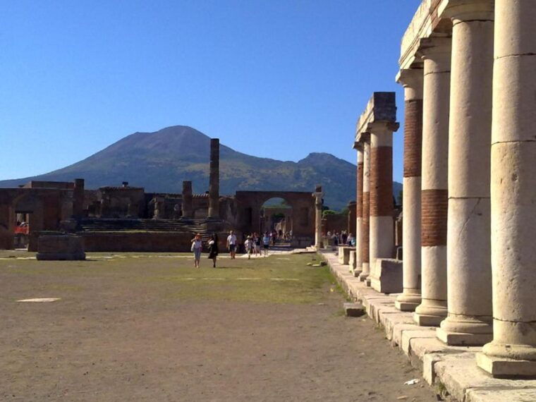 2-hour-private-walking-tour-of-pompeii