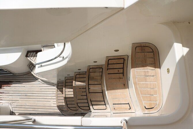 2-Hour Private Yacht 50ft Tour Around Burj Al-Arab - Key Points
