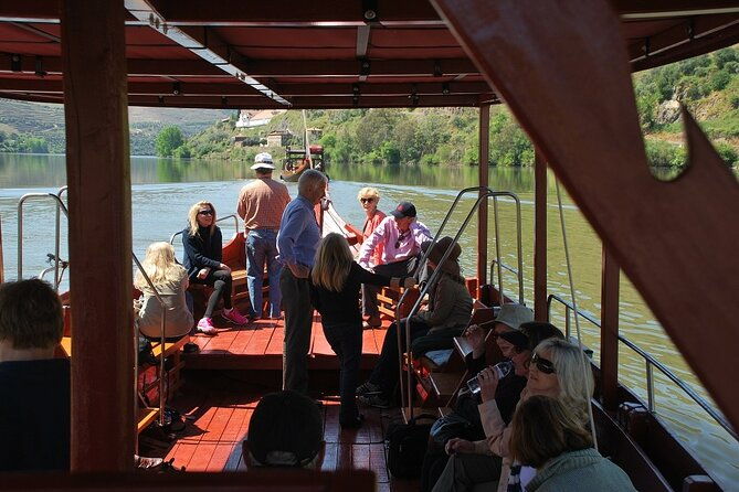 2-hour-rabelo-boat-tour-in-pinhao