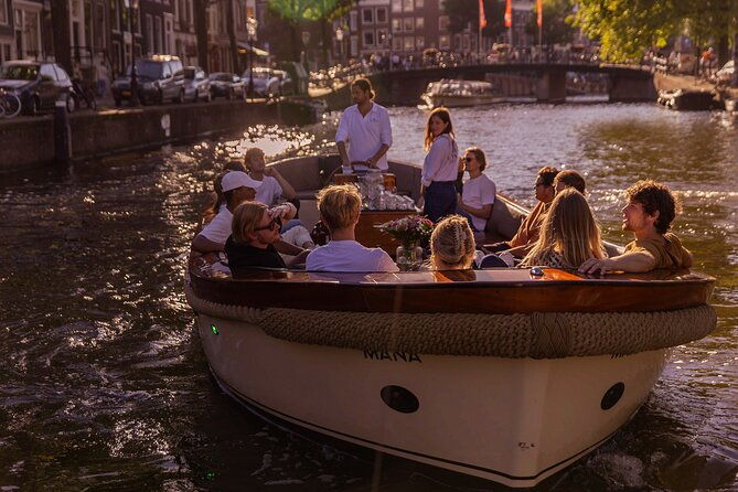 2-hour-small-group-canal-cruise-w-dutch-snacks-onboard-bar