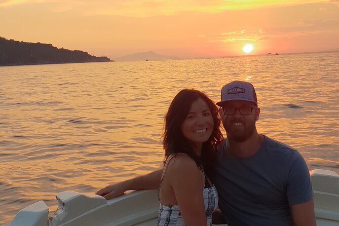 2-hour-sorrento-coast-sunset-cruise-with-dinner-experience