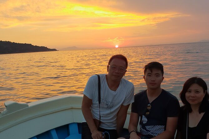 2-hour-sorrento-coast-sunset-cruise-with-dinner-experience