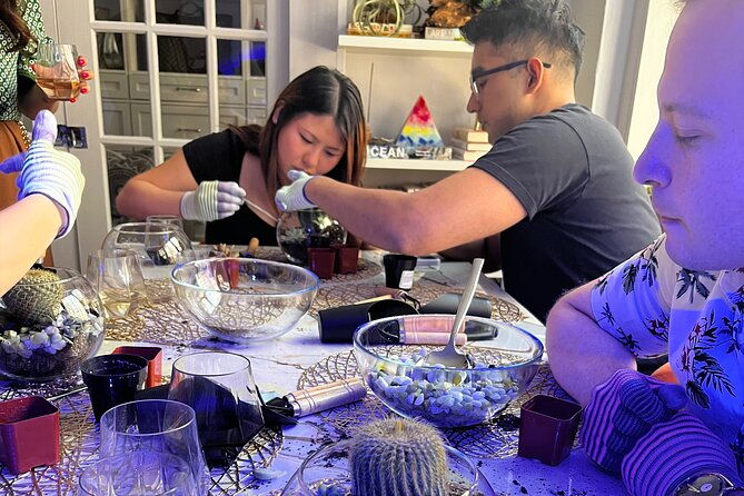 2-hour-terrarium-making-experience-with-cats-in-new-york