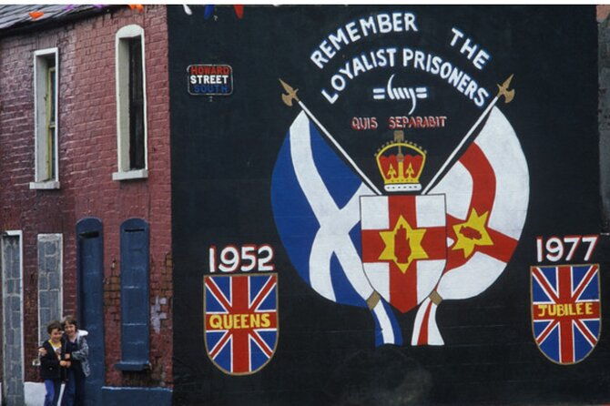 2-hour-terror-and-mural-history-belfast-taxi-private-tour