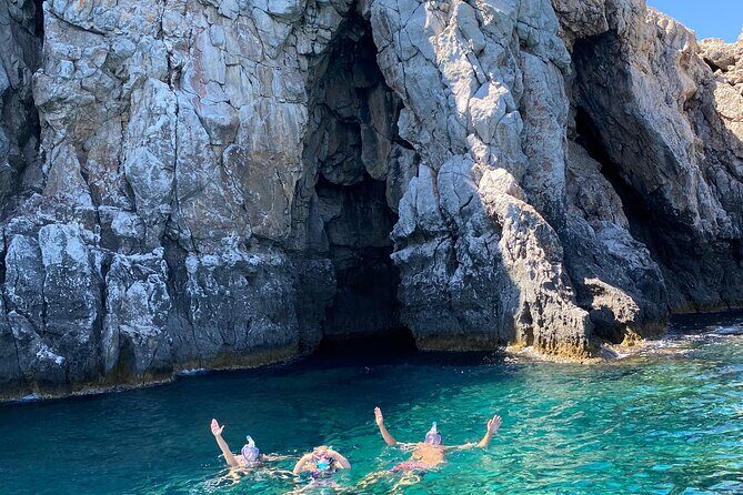 2-Hour the Beauties of Rhodes Island Private Guided Boat Tour - Why This Tour Works Well