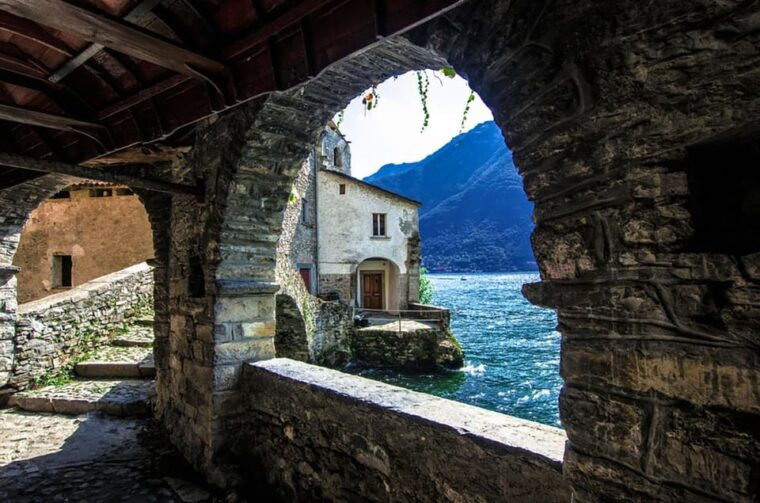 2-hour-tour-luxury-motorboat-for-tours-on-lake-como