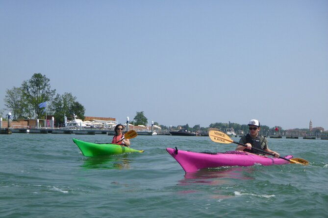 2-hour-venice-canal-kayak-tour-premium-experience-by-day