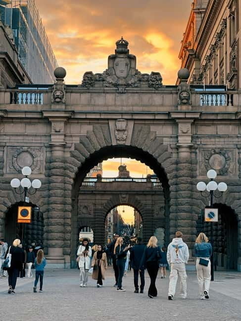 2-Hour Walking Tour in Stockholm - Key Points