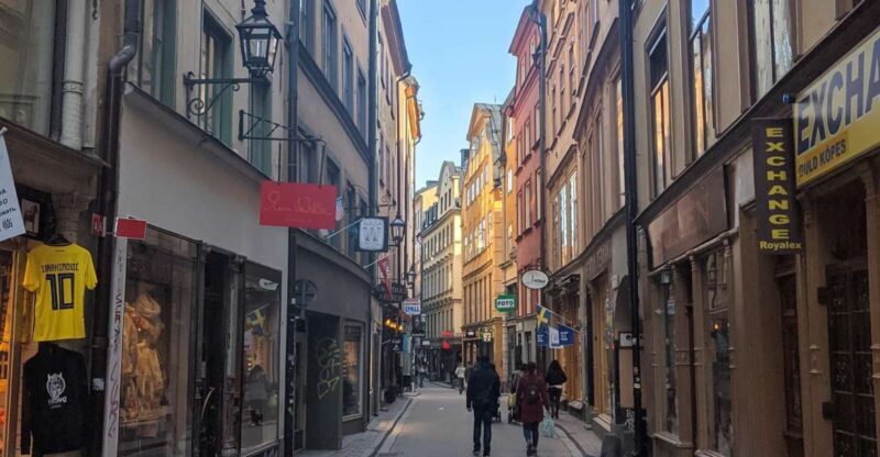 2-Hour Walking Tour in Stockholm - Summary