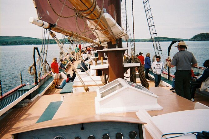 2-hour-windjammer-sailing-trip-in-maine-with-licensed-captain